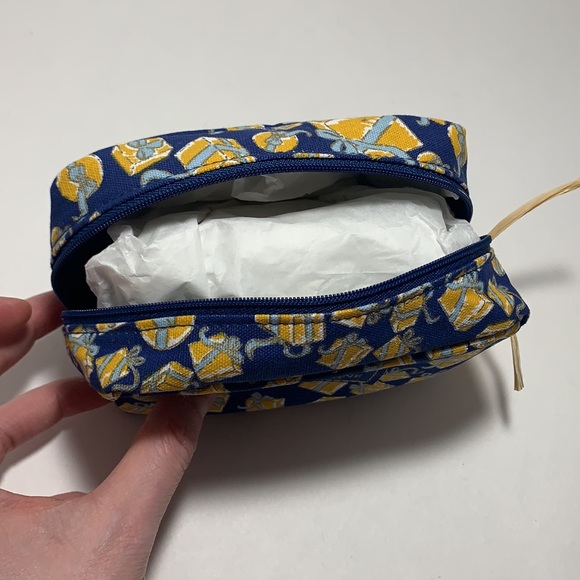 L’OCCITANE ‘A Lavish Escape’ Gift Set - NWT - Picture 3 of 12